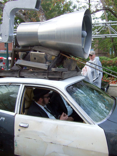 Bluesmobile (Next: Communal table)