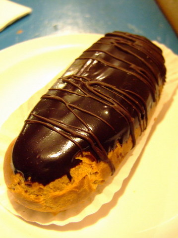 chocolate eclair